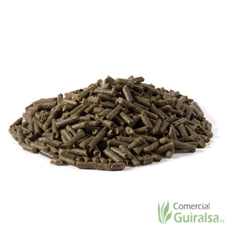 Alfalfa granulada limpia materia prima marca Agroveco - Guiralsa