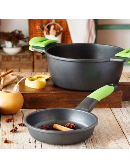 Sartén 22cm y olla Bra Prior mango verde