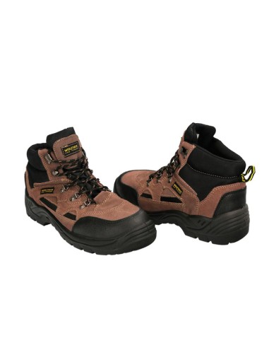 botas WOLFPACK modelo Tiborx con puntera reforzada y suela antiperforación