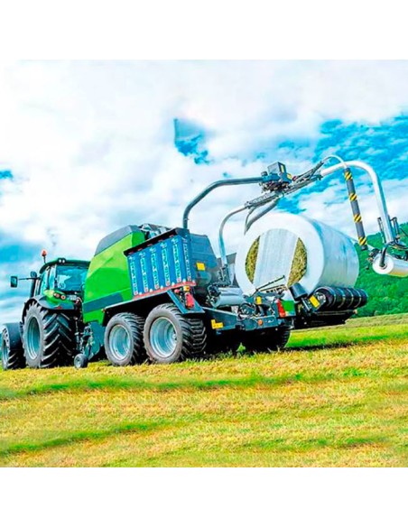 empacadora con paca y Film Estirable Agrícola en Rollo