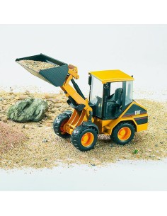 excavadora CAT Bruder 2