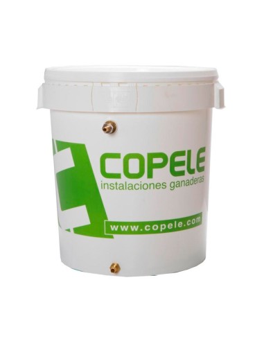 Deposito de 32 litros con entrada de agua para bebederos